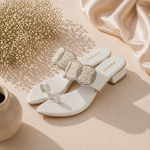 AIKAA ethnic toe-ring flat in white for women