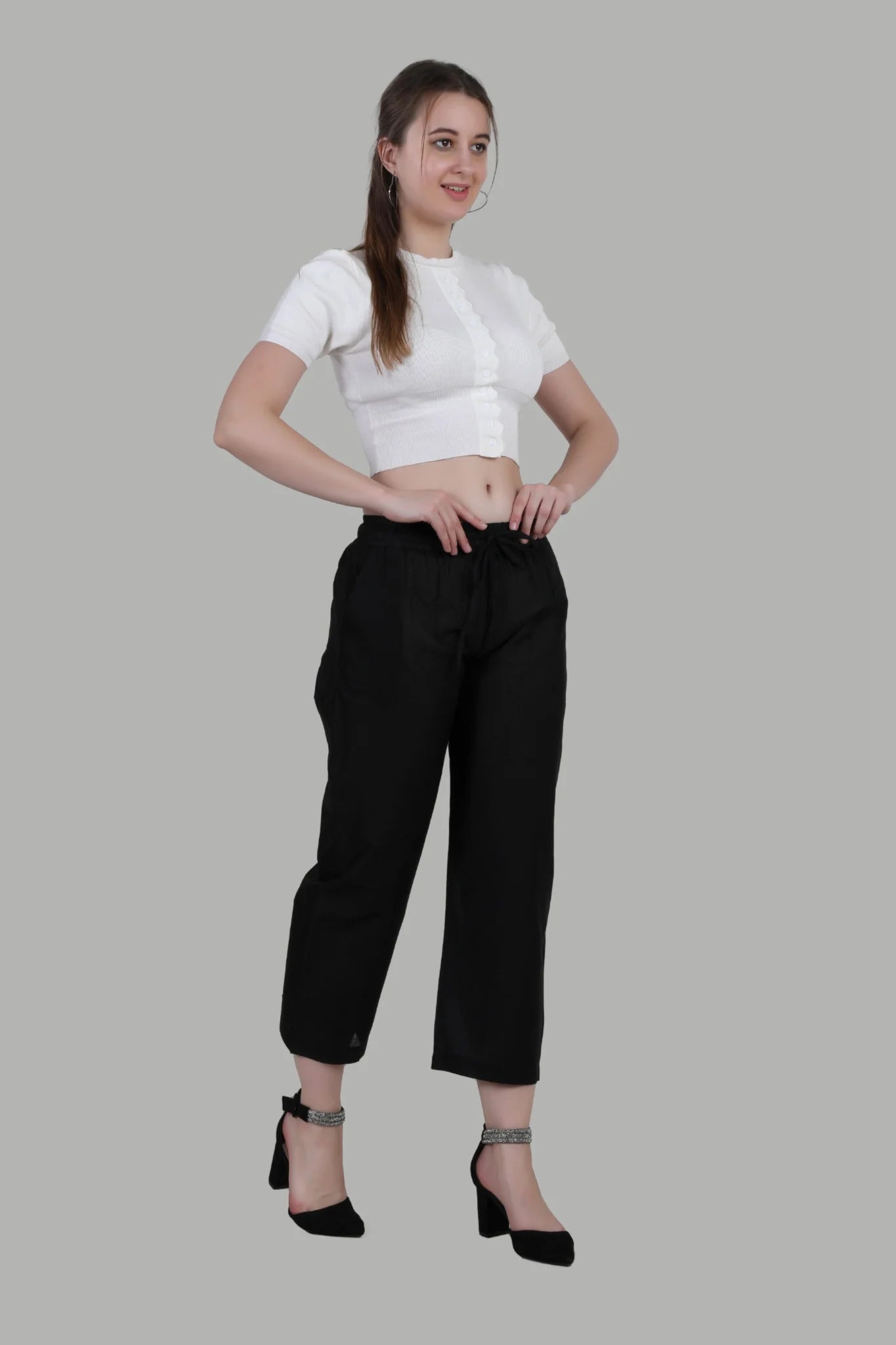 Stylish black straight fit pants for women