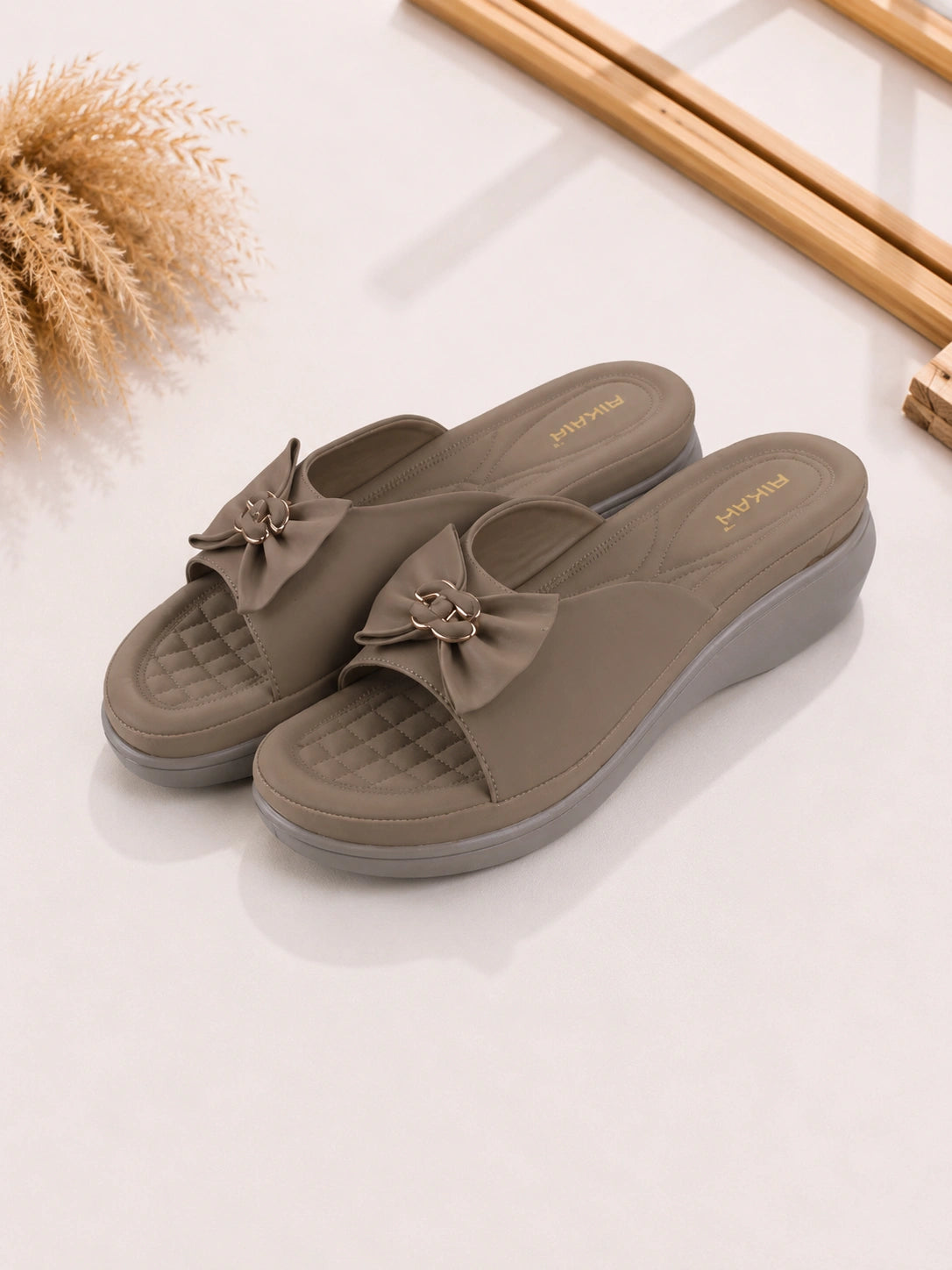 Stylish brown comfy slides for women