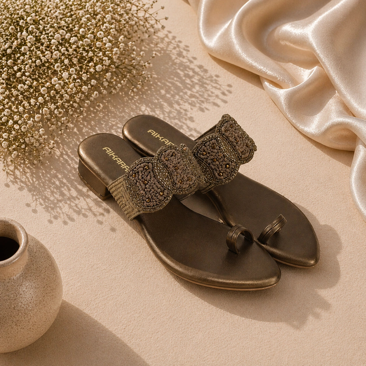 Stylish brown ethnic toe-ring flats for women