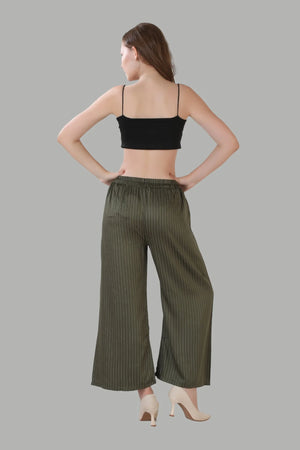 Elegant green palazzo trousers for casual wear