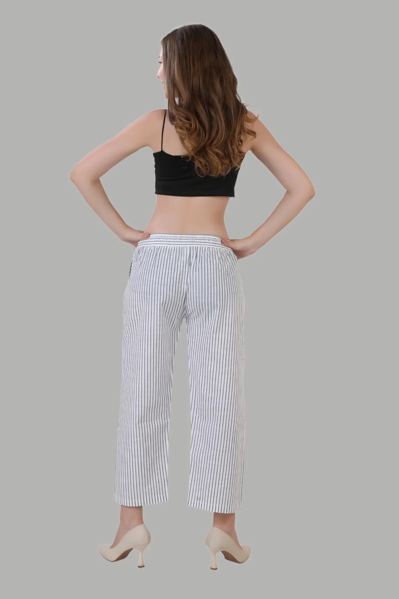 Elegant white striped trousers for daily wear