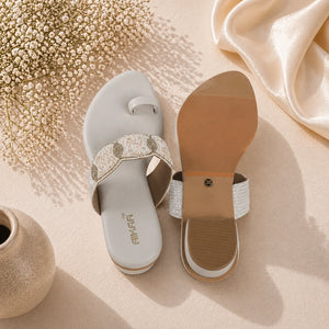 Fashionable white toe-ring flats for girls and women