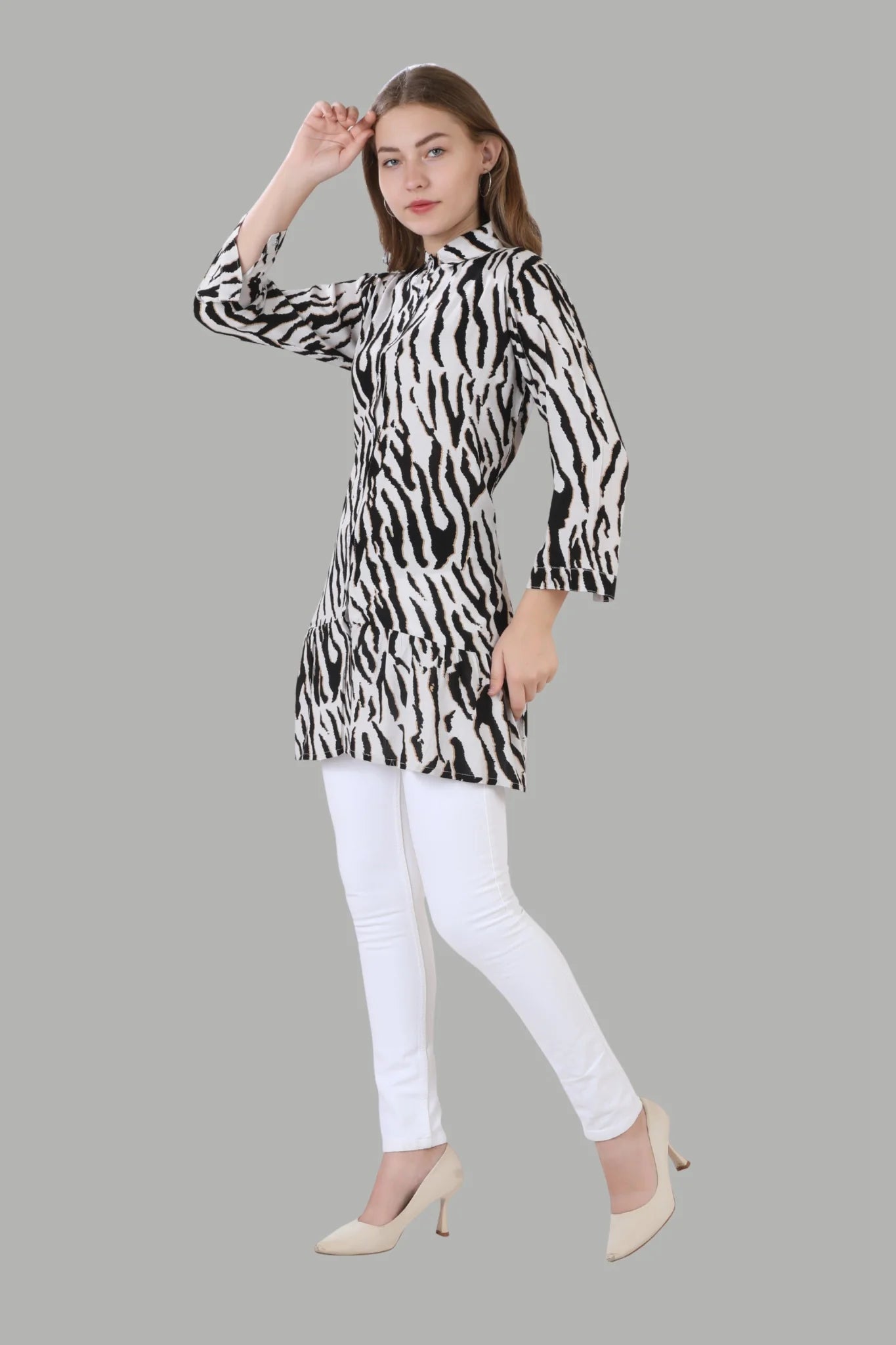 Stylish zebra print midi dress for casual wear