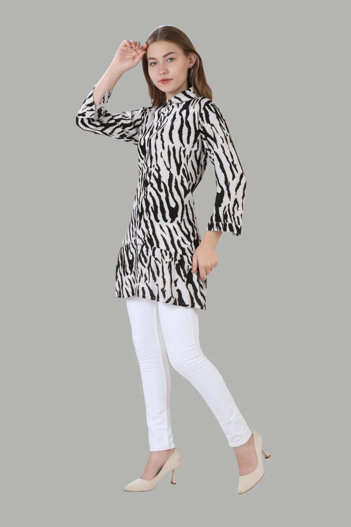 Stylish zebra print midi dress for casual wear